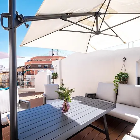 Spacious Penthouse With Massive Terrace *
