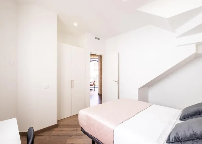Spacious Penthouse With Massive Terrace *