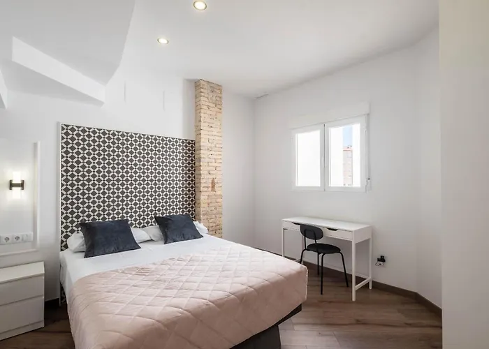 Apartment Spacious Penthouse With Massive Terrace *