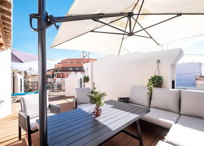 Spacious Penthouse With Massive Terrace *