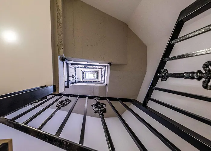 Apartment Spacious Penthouse With Massive Terrace