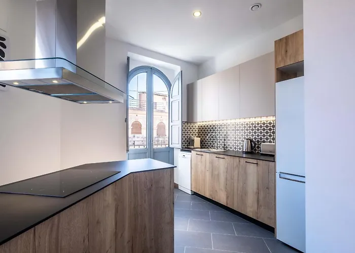 Spacious Penthouse With Massive Terrace