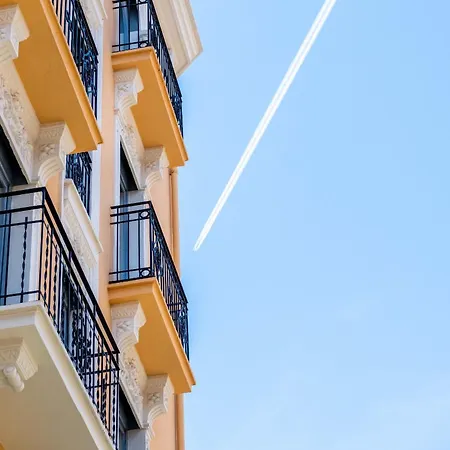 Apartment Spacious Penthouse With Massive Terrace *