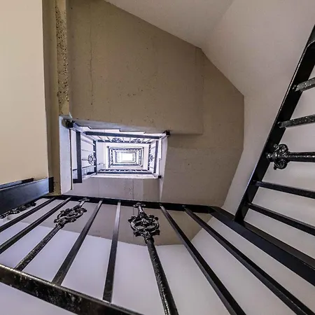 アパート Spacious Penthouse With Massive Terrace