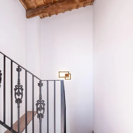 Apartment Spacious Penthouse With Massive Terrace *